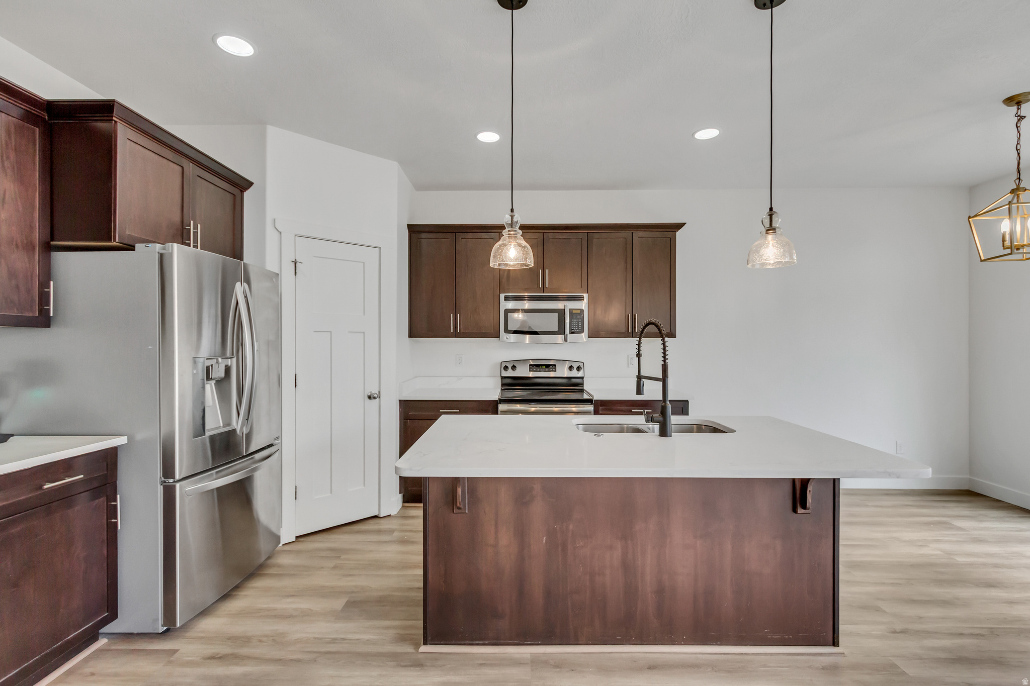 CRESTHAVEN VILLAGE T - Residential