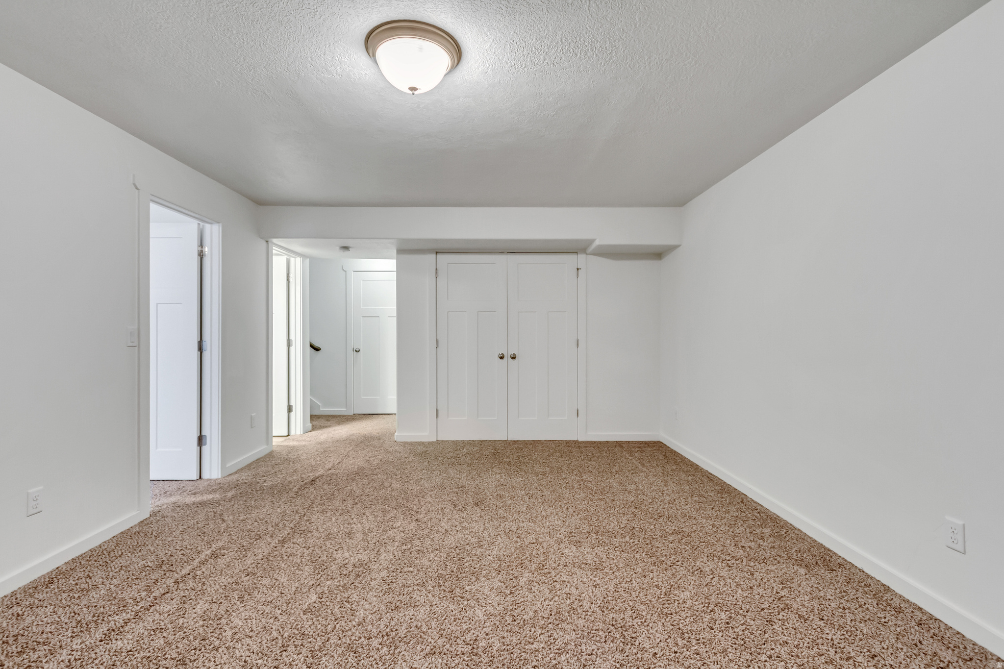 CRESTHAVEN VILLAGE T - Residential