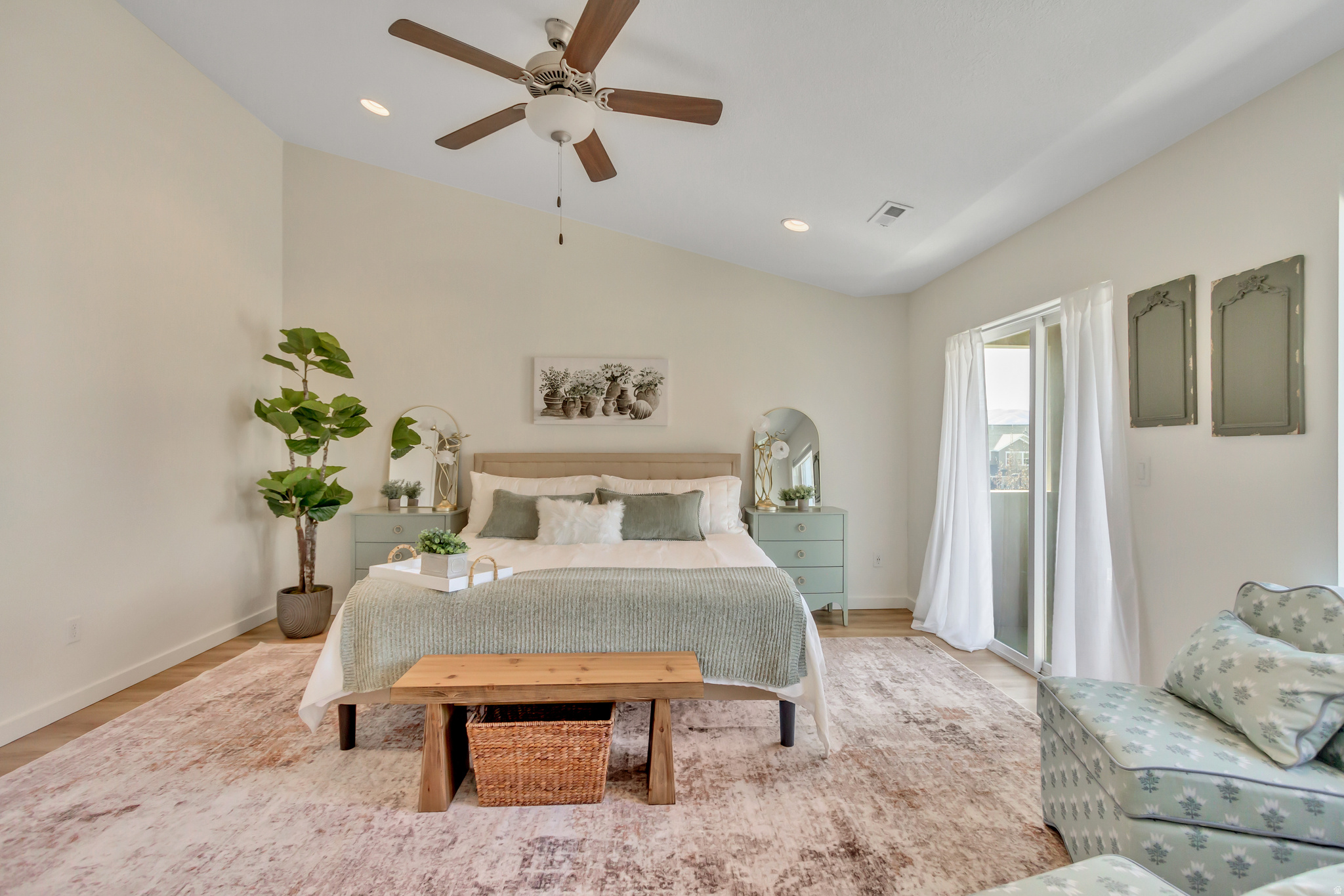 CRESTHAVEN VILLAGE T - Residential