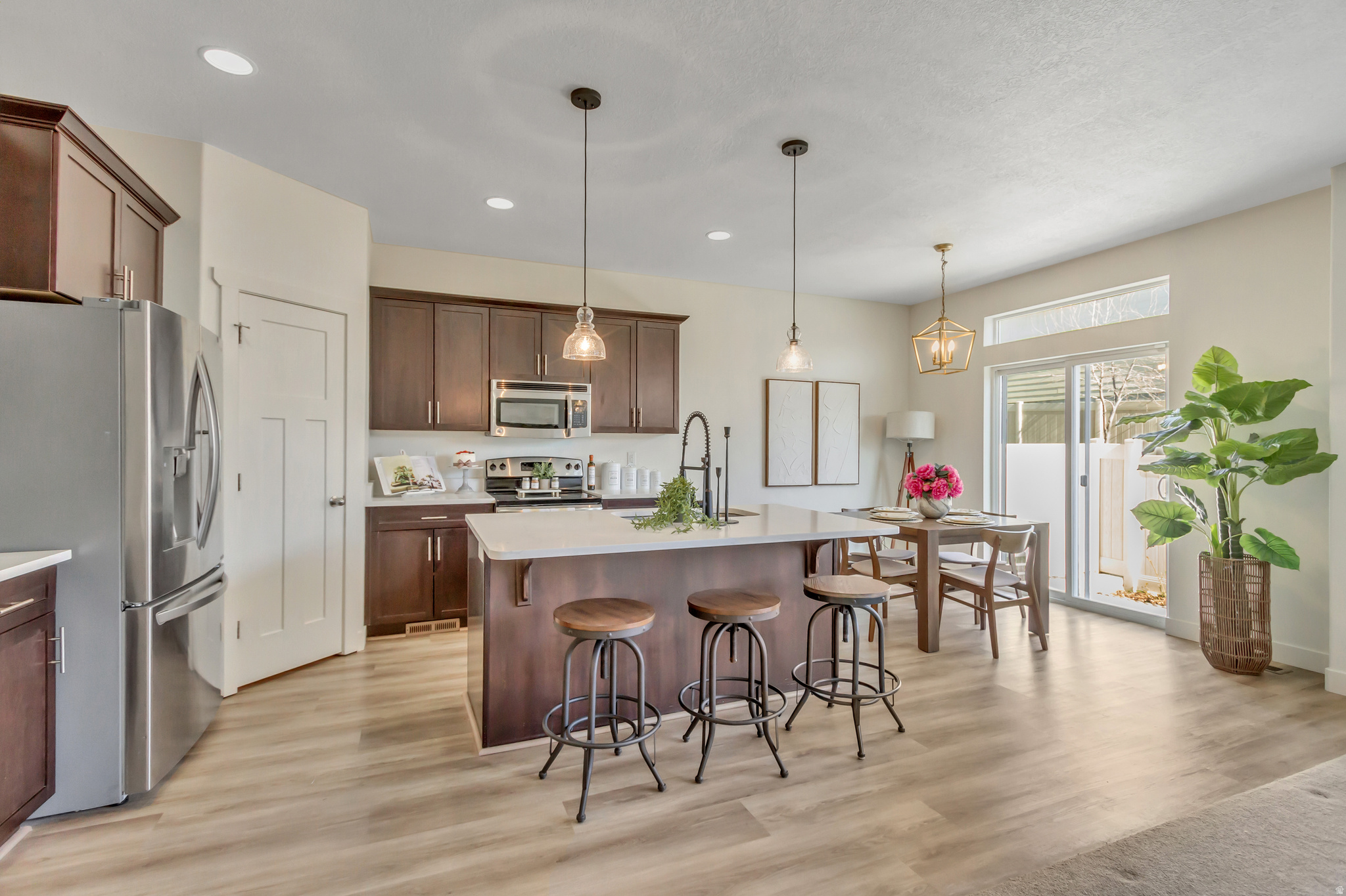 CRESTHAVEN VILLAGE T - Residential