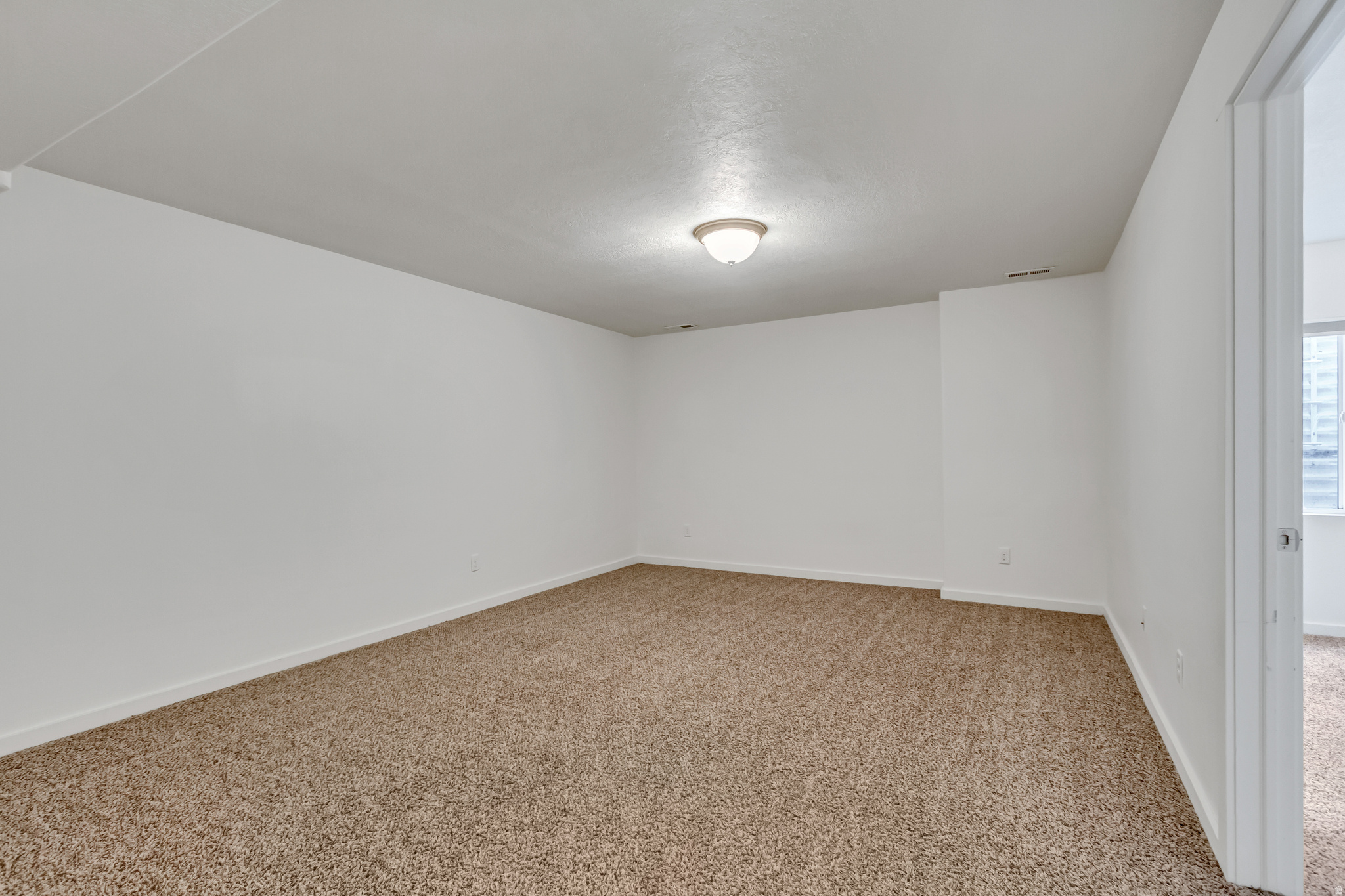 CRESTHAVEN VILLAGE T - Residential