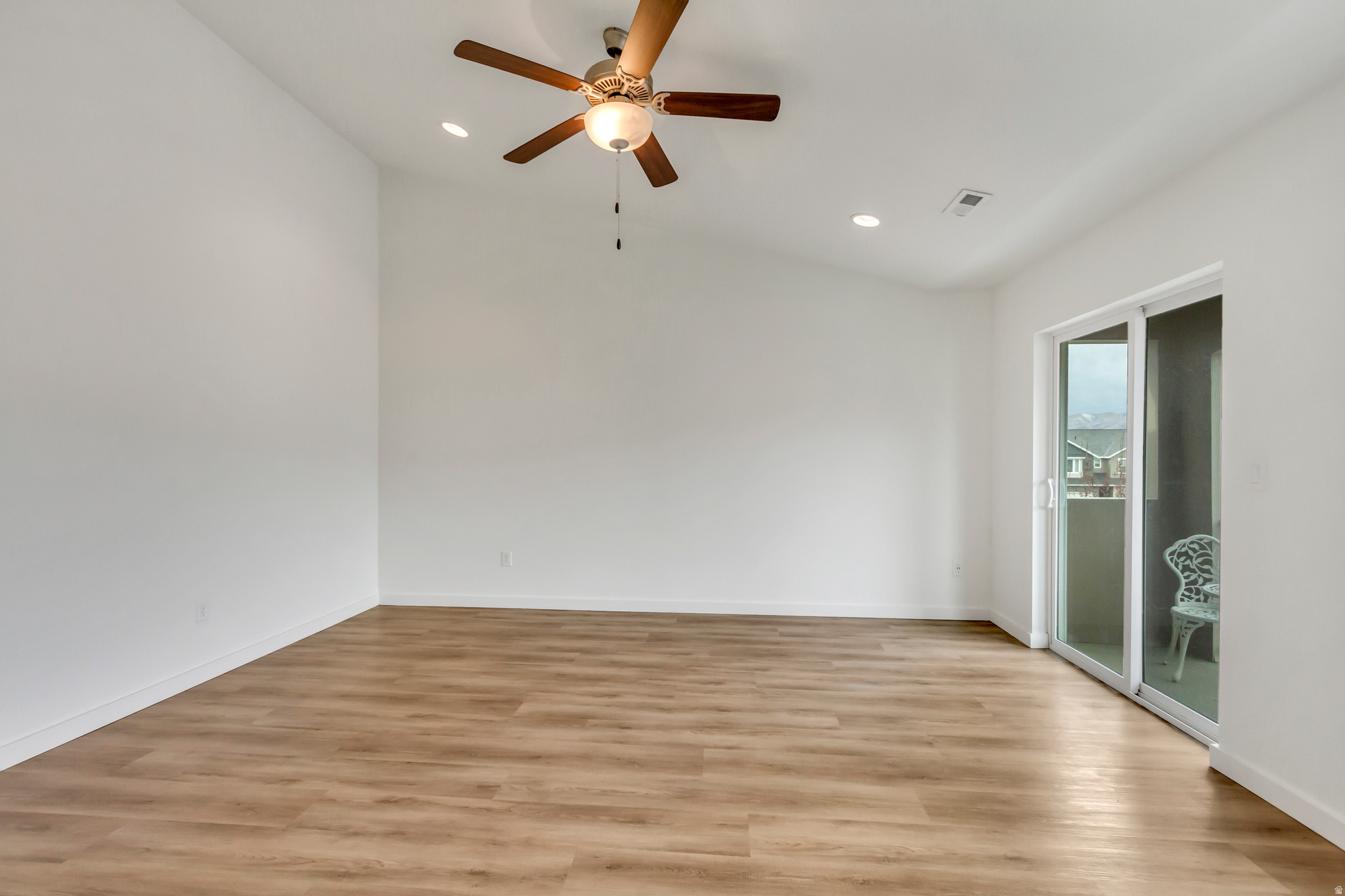 CRESTHAVEN VILLAGE T - Residential