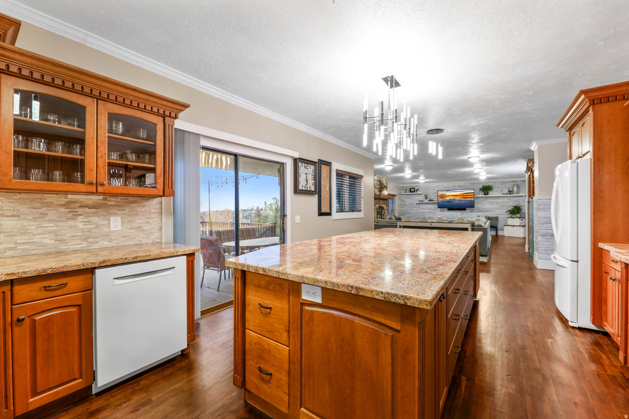 DIMPLE DELL RANCHETTES - Residential