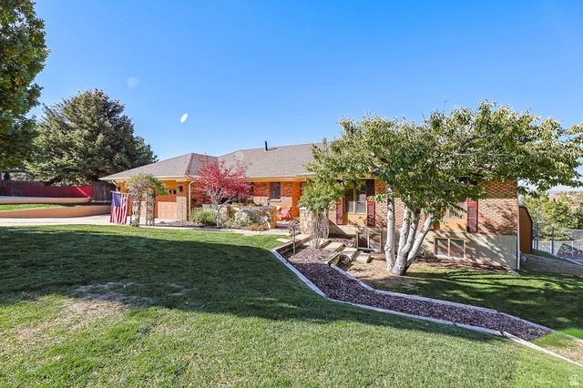 DIMPLE DELL RANCHETTES - Residential