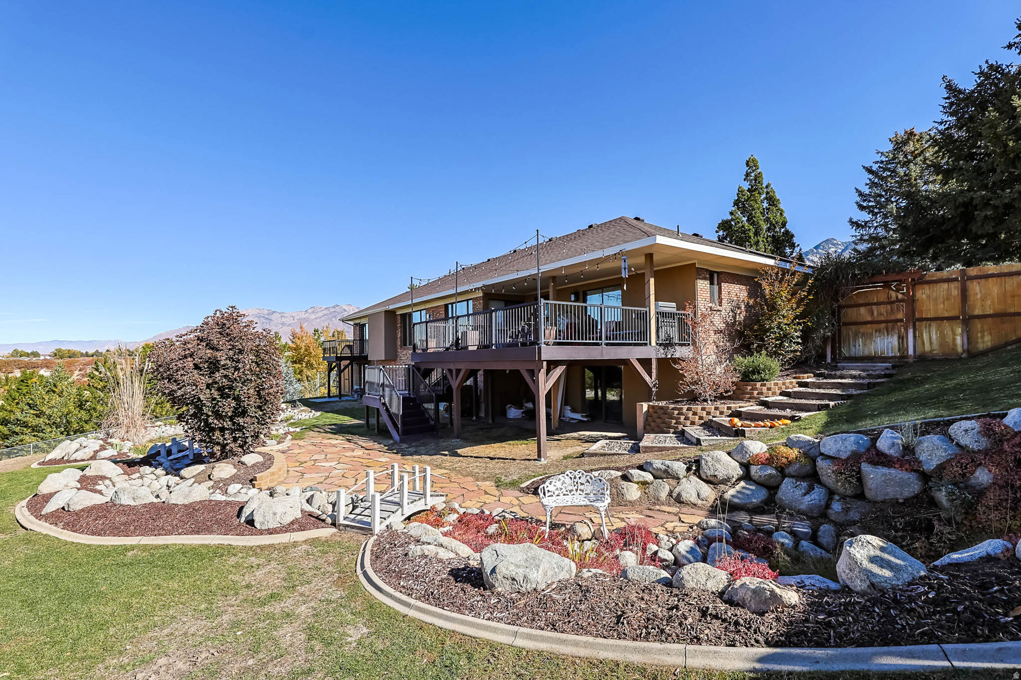 DIMPLE DELL RANCHETTES - Residential