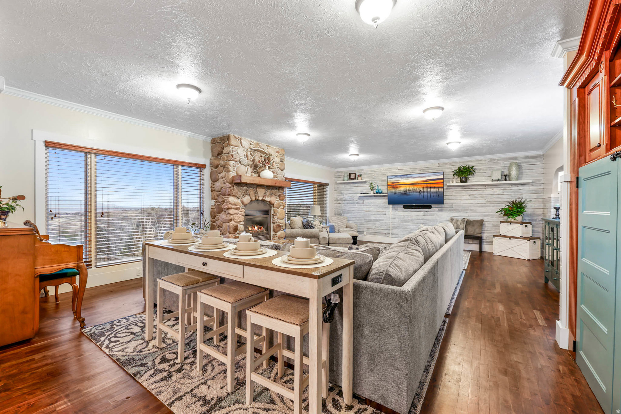 DIMPLE DELL RANCHETTES - Residential