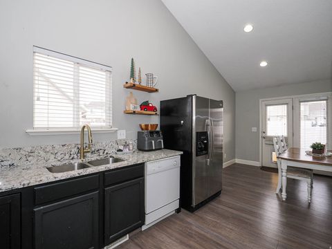 Tiny photo for 3928 N DAVENCOURT LOOP, Lehi, UT 84048 (MLS # 2128034)