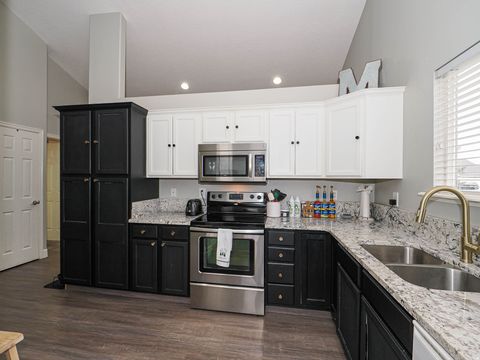 Tiny photo for 3928 N DAVENCOURT LOOP, Lehi, UT 84048 (MLS # 2128034)