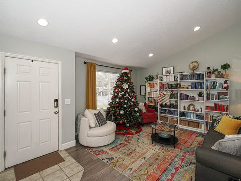 Tiny photo for 3928 N DAVENCOURT LOOP, Lehi, UT 84048 (MLS # 2128034)