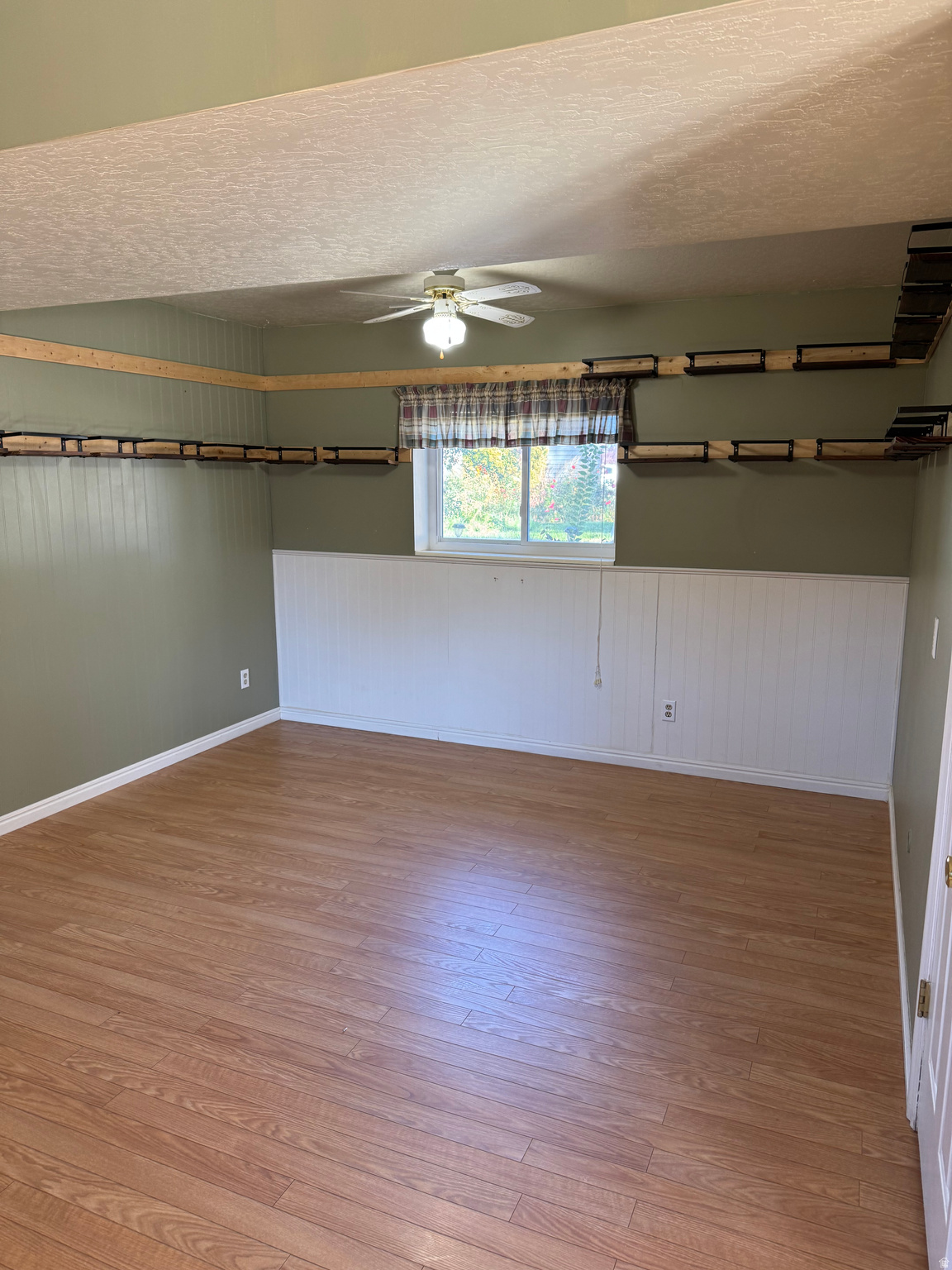 KNOLLWOOD - Residential