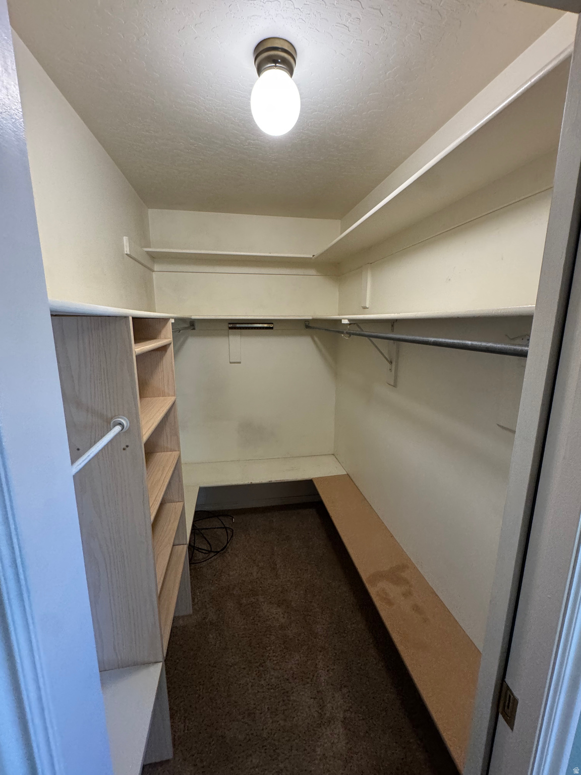 KNOLLWOOD - Residential