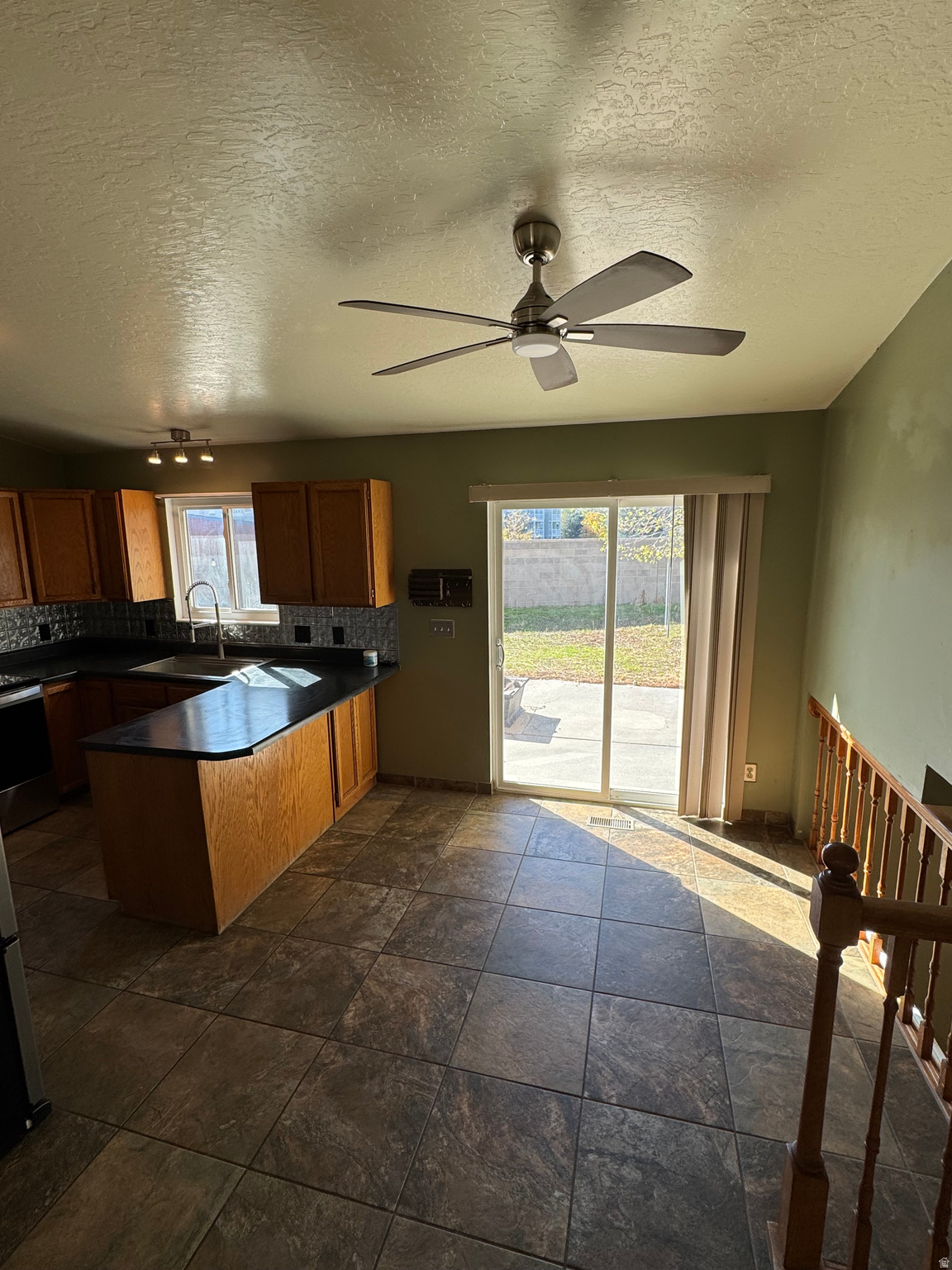 KNOLLWOOD - Residential