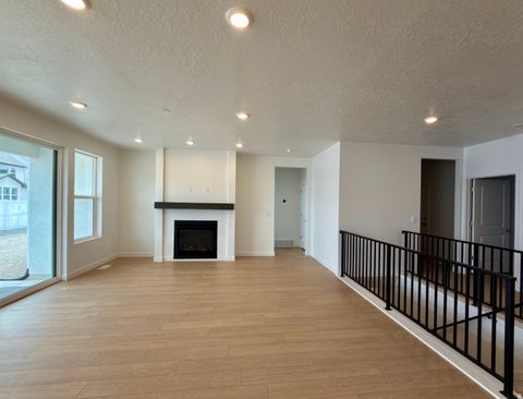 Tiny photo for 2905 N KINGBIRD DR #609, Eagle Mountain, UT 84005 (MLS # 2153817)