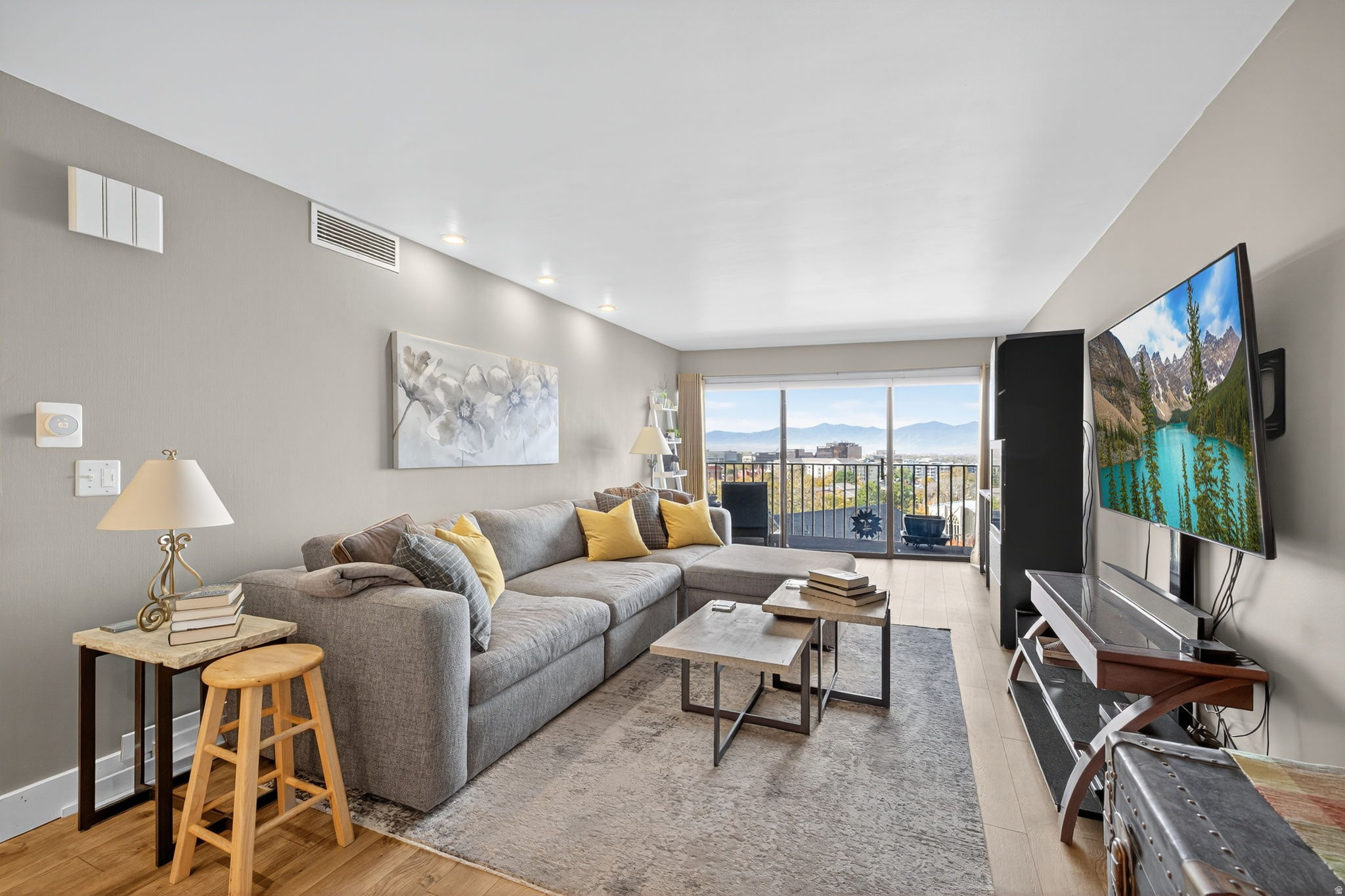 TREVI TOWERS - Residential