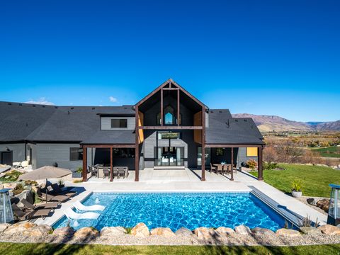 Tiny photo for 6861 E SUMMIT PEAK CIR, Huntsville, UT 84317 (MLS # 2146848)