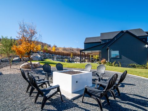 Tiny photo for 6861 E SUMMIT PEAK CIR, Huntsville, UT 84317 (MLS # 2146848)