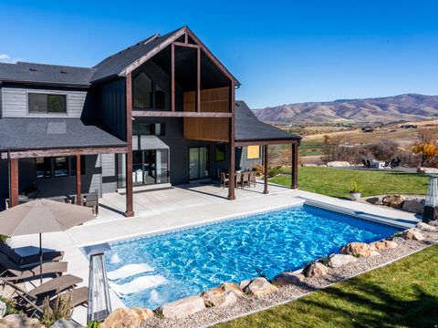 Tiny photo for 6861 E SUMMIT PEAK CIR, Huntsville, UT 84317 (MLS # 2146848)