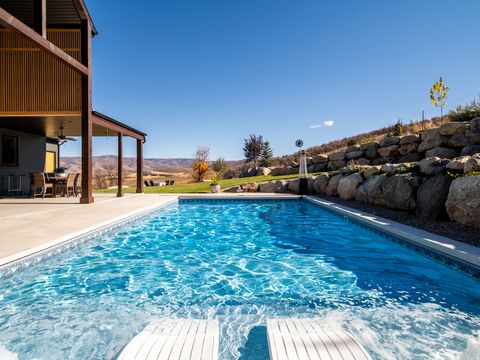 Tiny photo for 6861 E SUMMIT PEAK CIR, Huntsville, UT 84317 (MLS # 2146848)