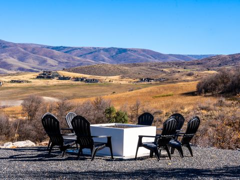 Tiny photo for 6861 E SUMMIT PEAK CIR, Huntsville, UT 84317 (MLS # 2146848)