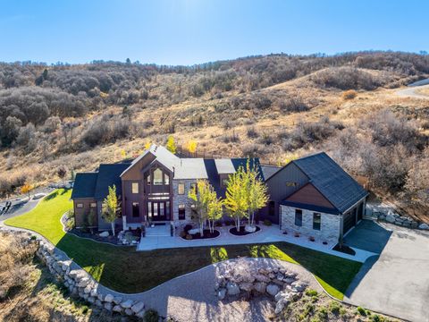Tiny photo for 6861 E SUMMIT PEAK CIR, Huntsville, UT 84317 (MLS # 2146848)