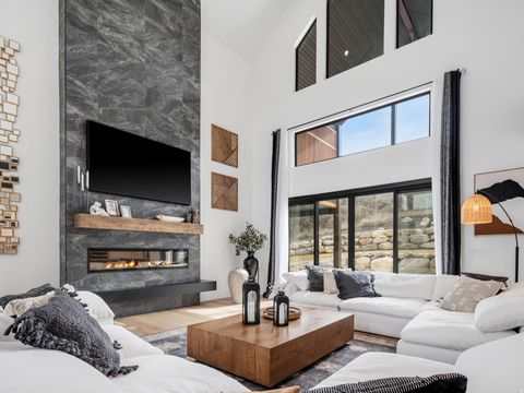 Tiny photo for 6861 E SUMMIT PEAK CIR, Huntsville, UT 84317 (MLS # 2146848)