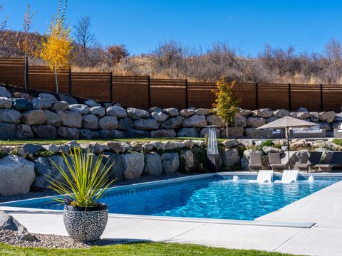 Tiny photo for 6861 E SUMMIT PEAK CIR, Huntsville, UT 84317 (MLS # 2146848)