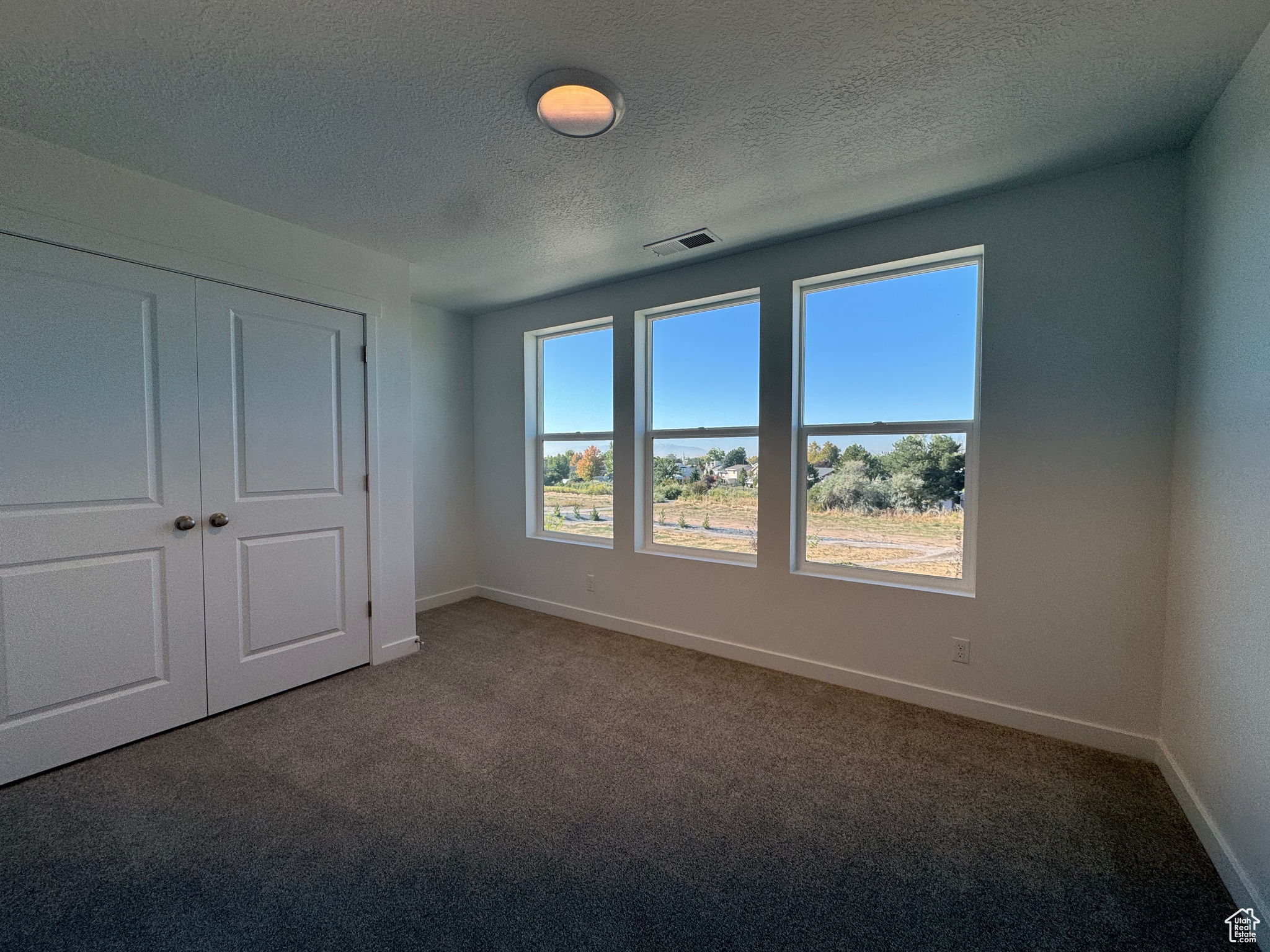 TRAILSIDE - Residential