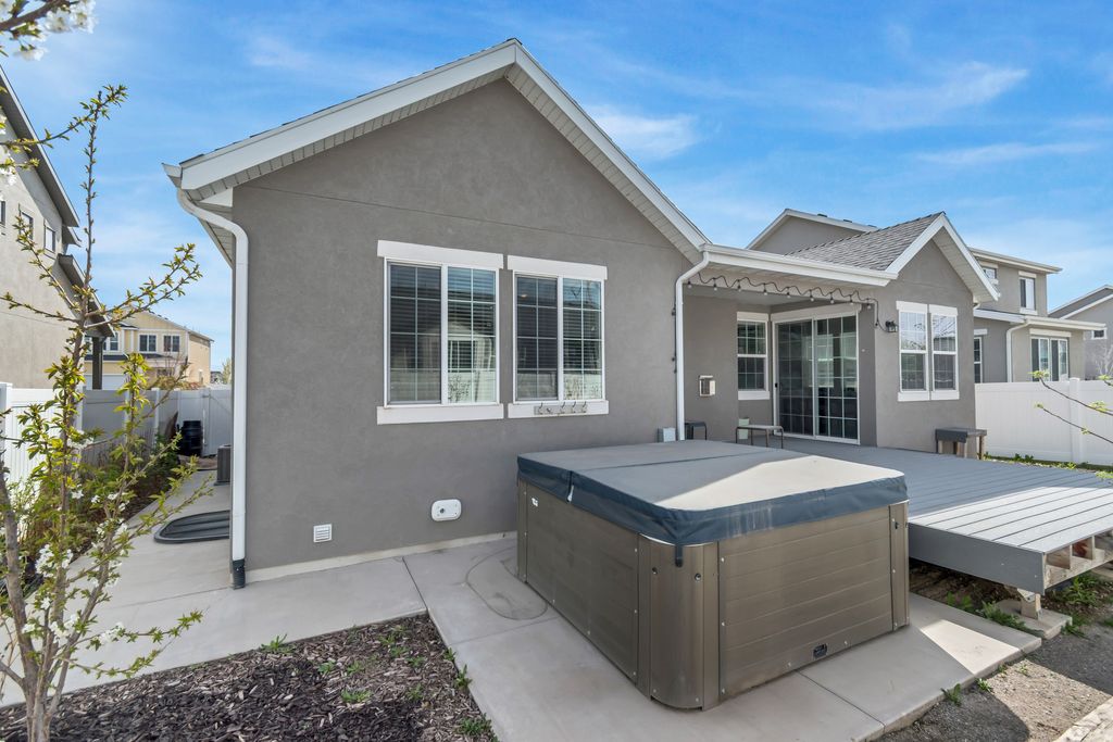 Photo of 3232 W 1670 N, Provo, UT 84601 (MLS # 2146844)