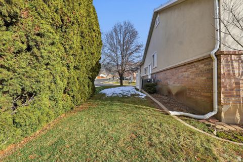 Tiny photo for 2543 N 525 E, North Ogden, UT 84414 (MLS # 2133561)