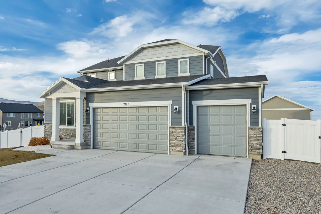 Photo of 7172 W ECHOMOUNT RD S, West Valley City, UT 84081 (MLS # 2152396)
