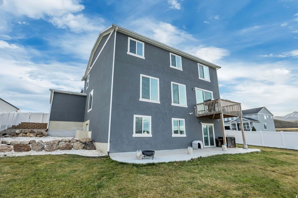 Photo of 7172 W ECHOMOUNT RD S, West Valley City, UT 84081 (MLS # 2152396)