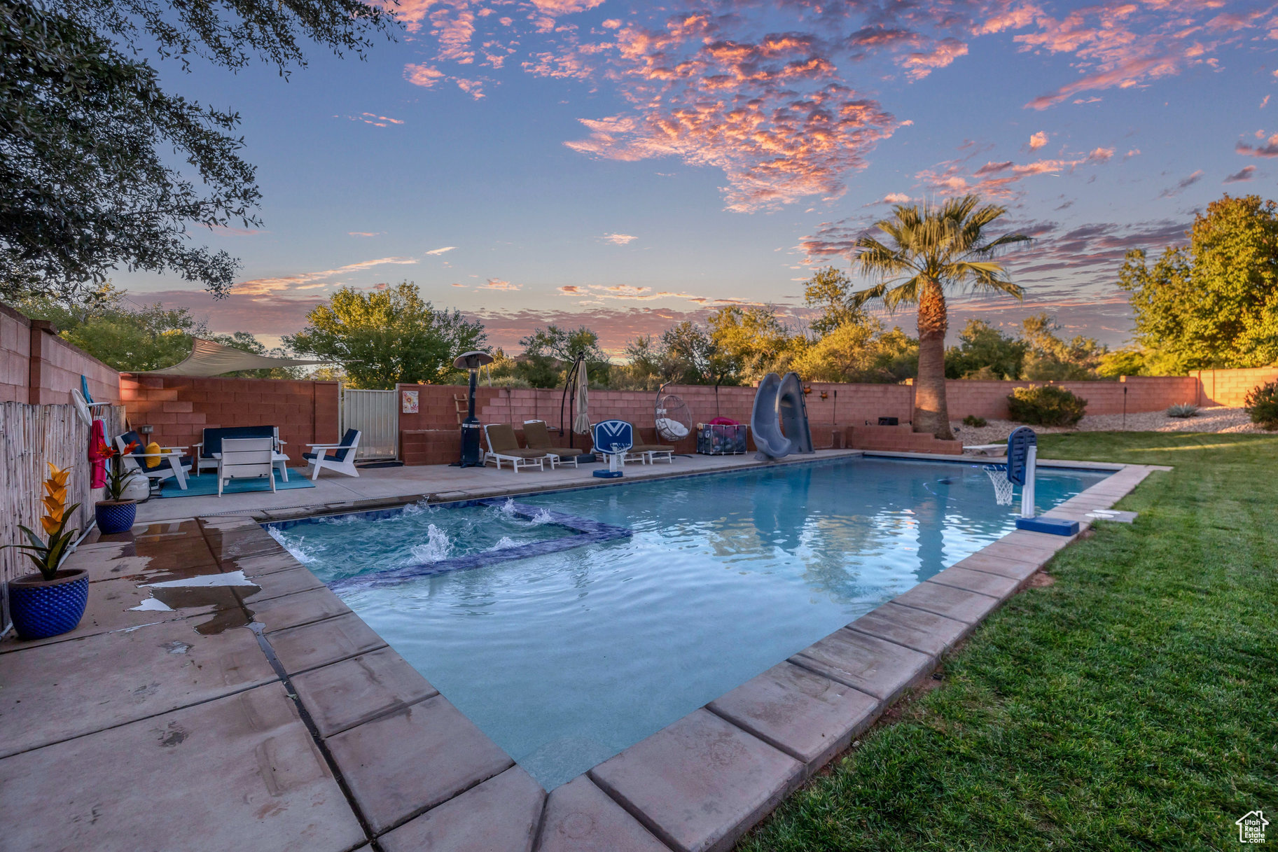 SEDONA HILLS - Residential