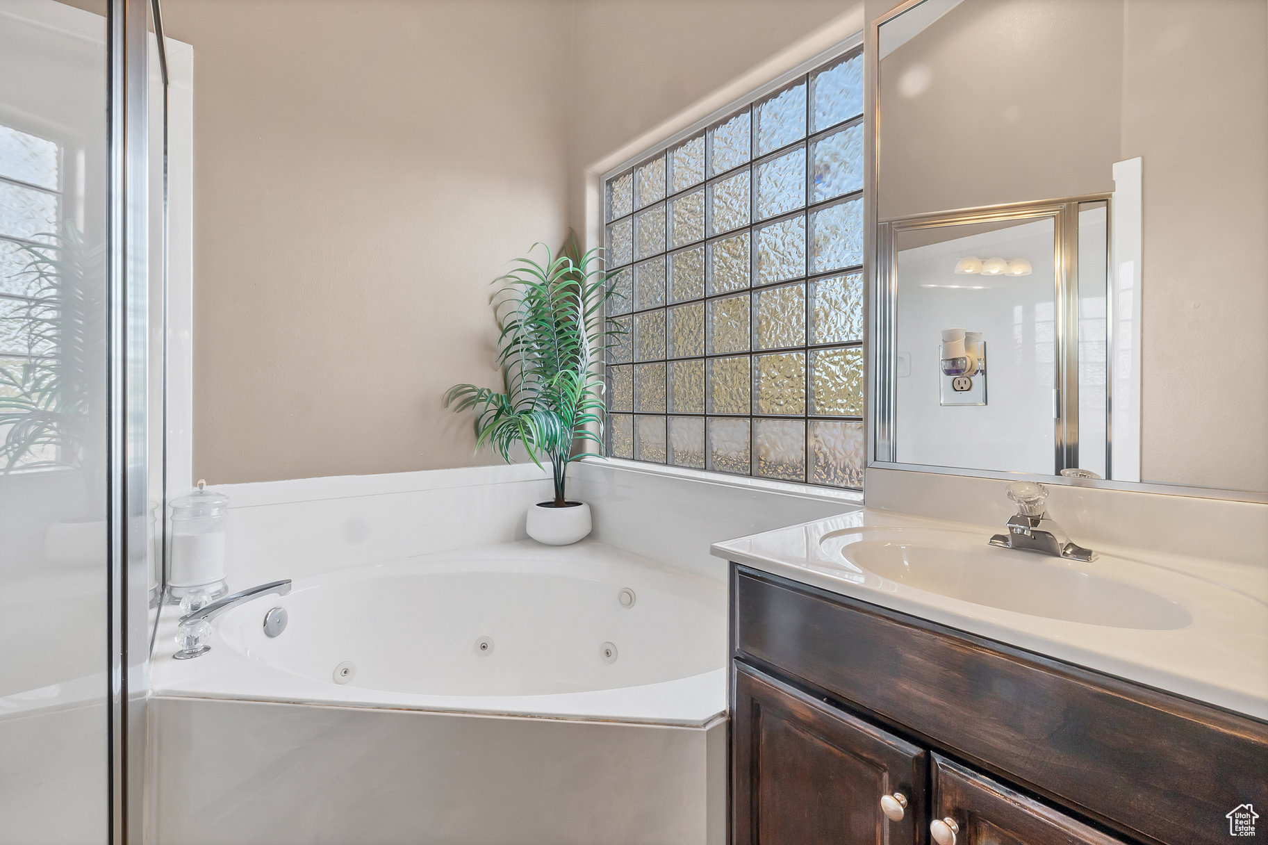 SEDONA HILLS - Residential