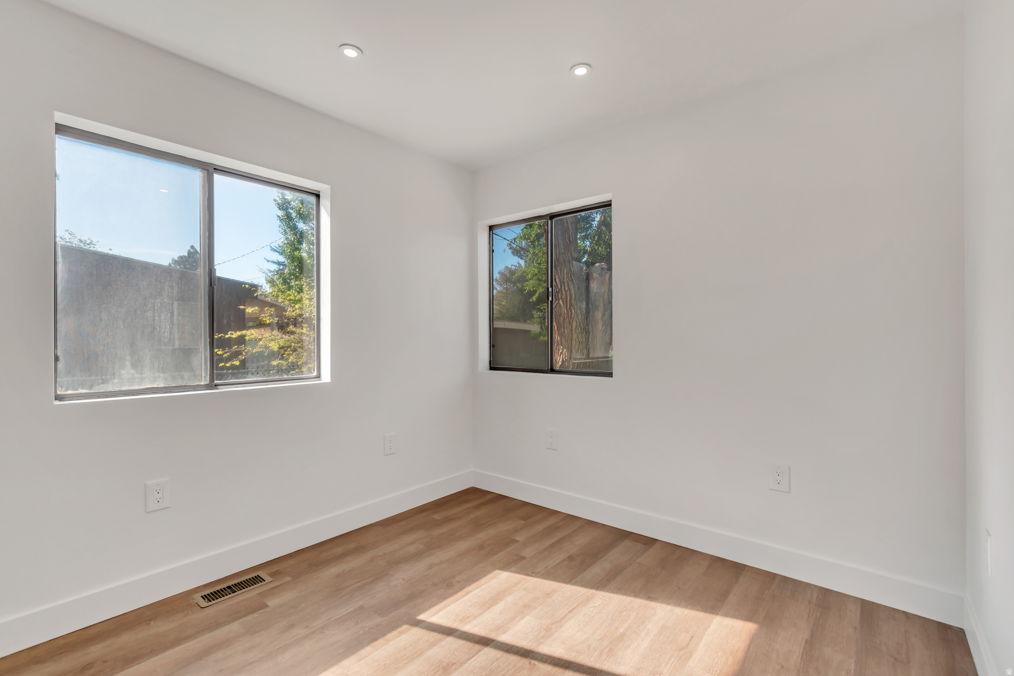 GLENDALE GARDENS - Residential
