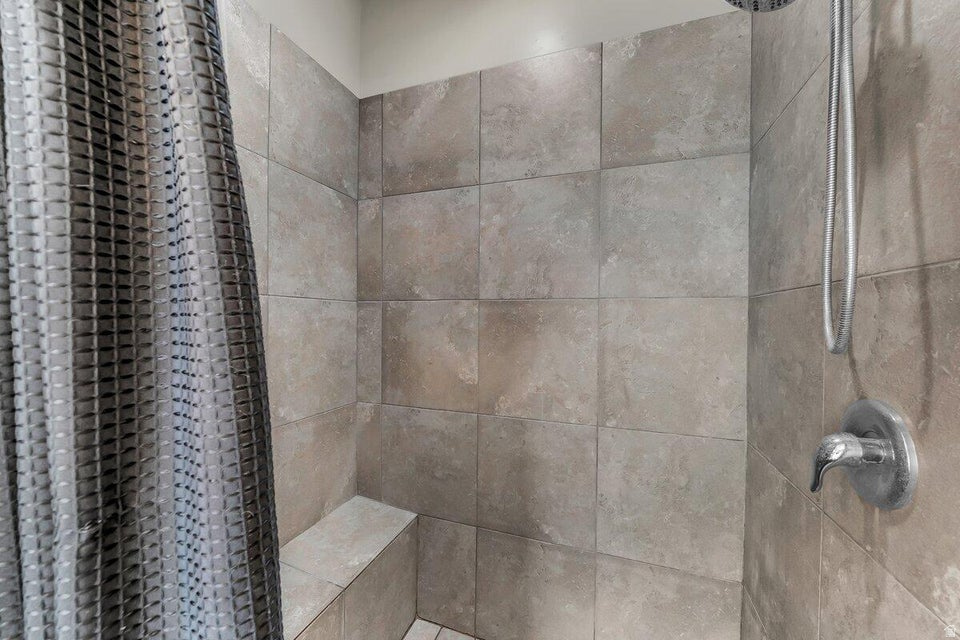 DESERTS EDGE PH 1 - Residential