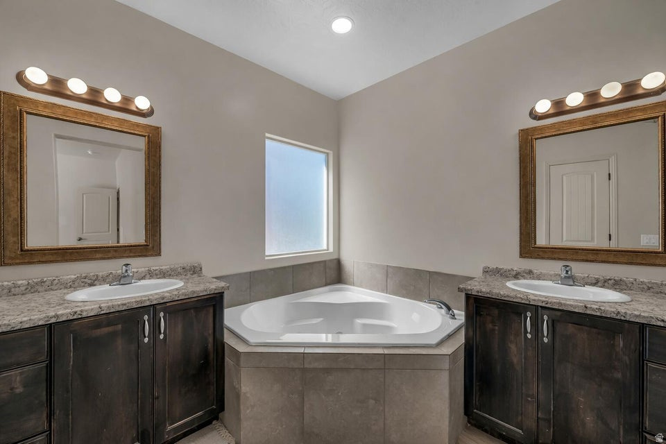 DESERTS EDGE PH 1 - Residential