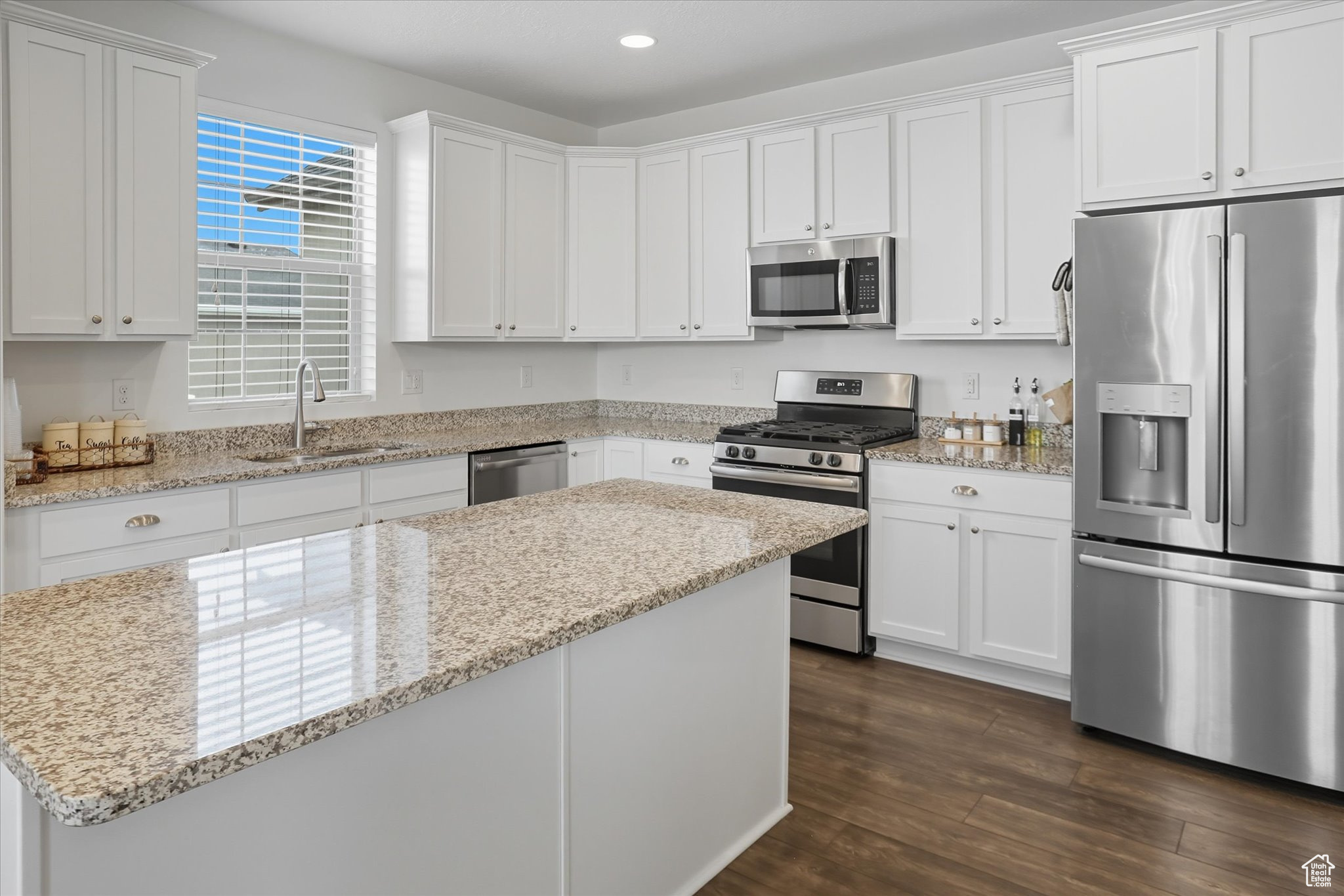 HYDE POINT - Residential