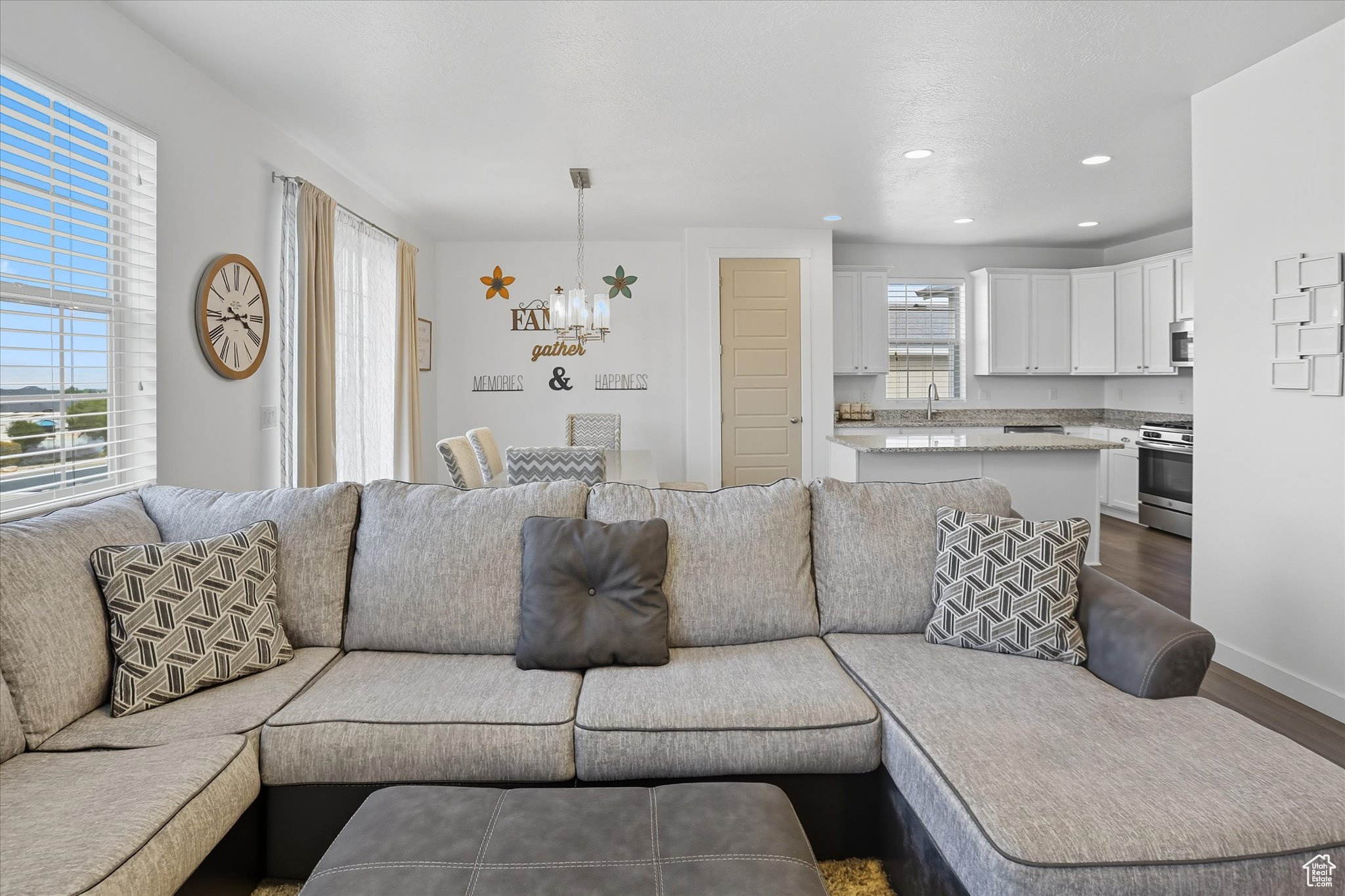 HYDE POINT - Residential