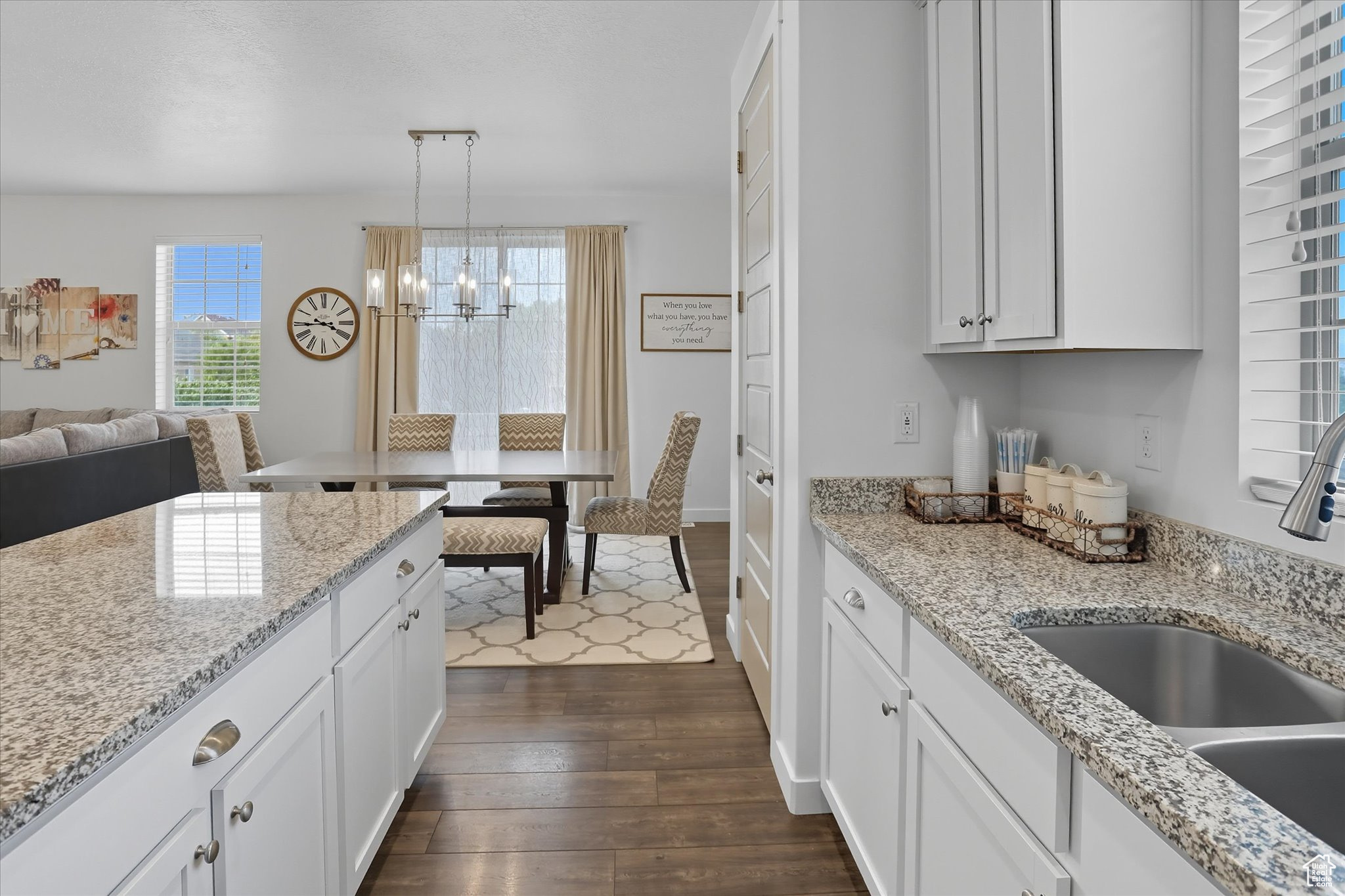 HYDE POINT - Residential