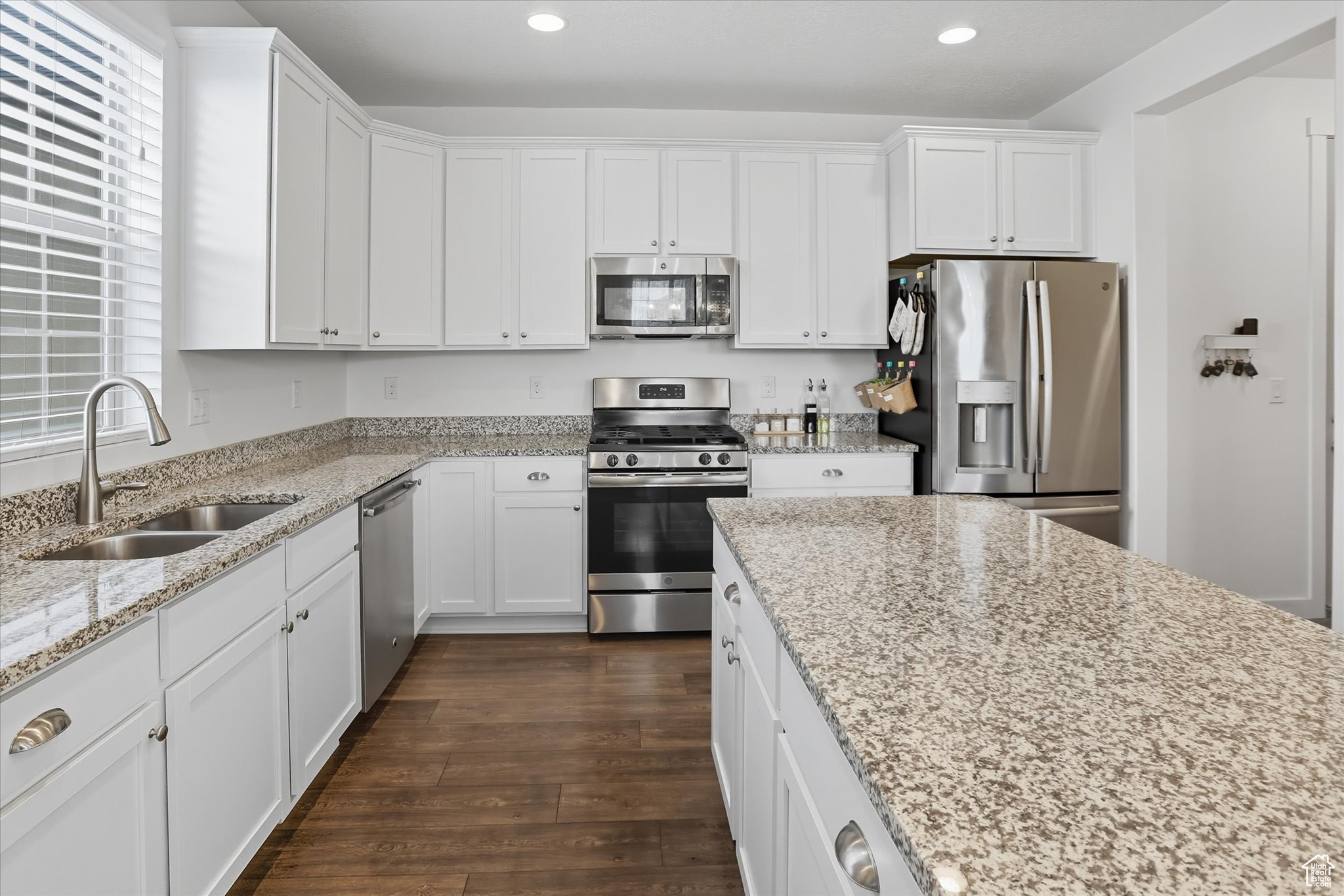 HYDE POINT - Residential