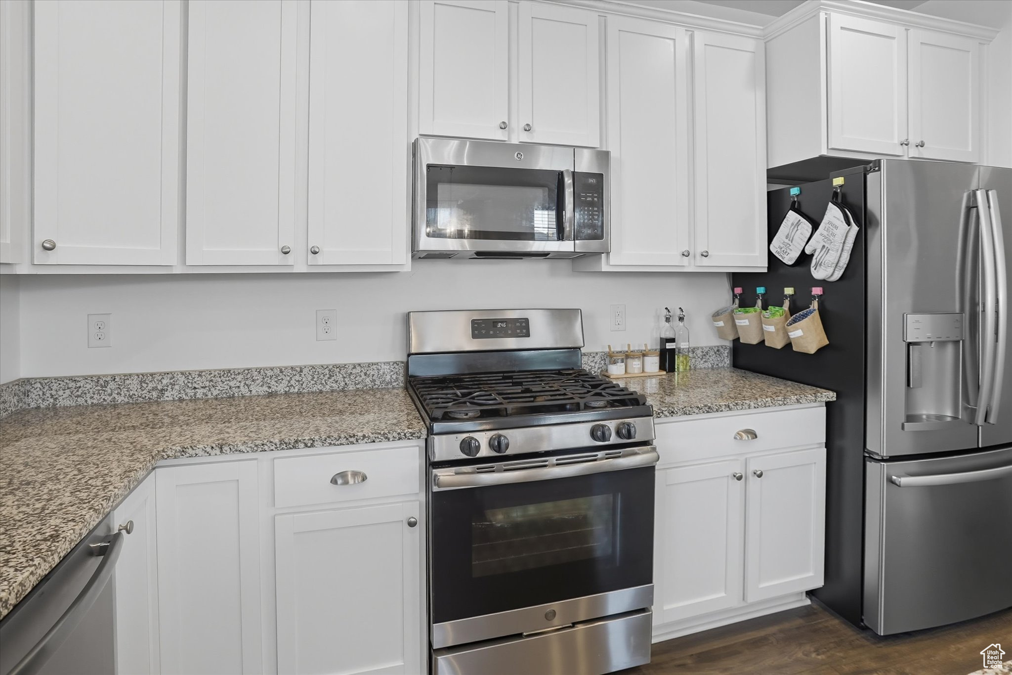 HYDE POINT - Residential