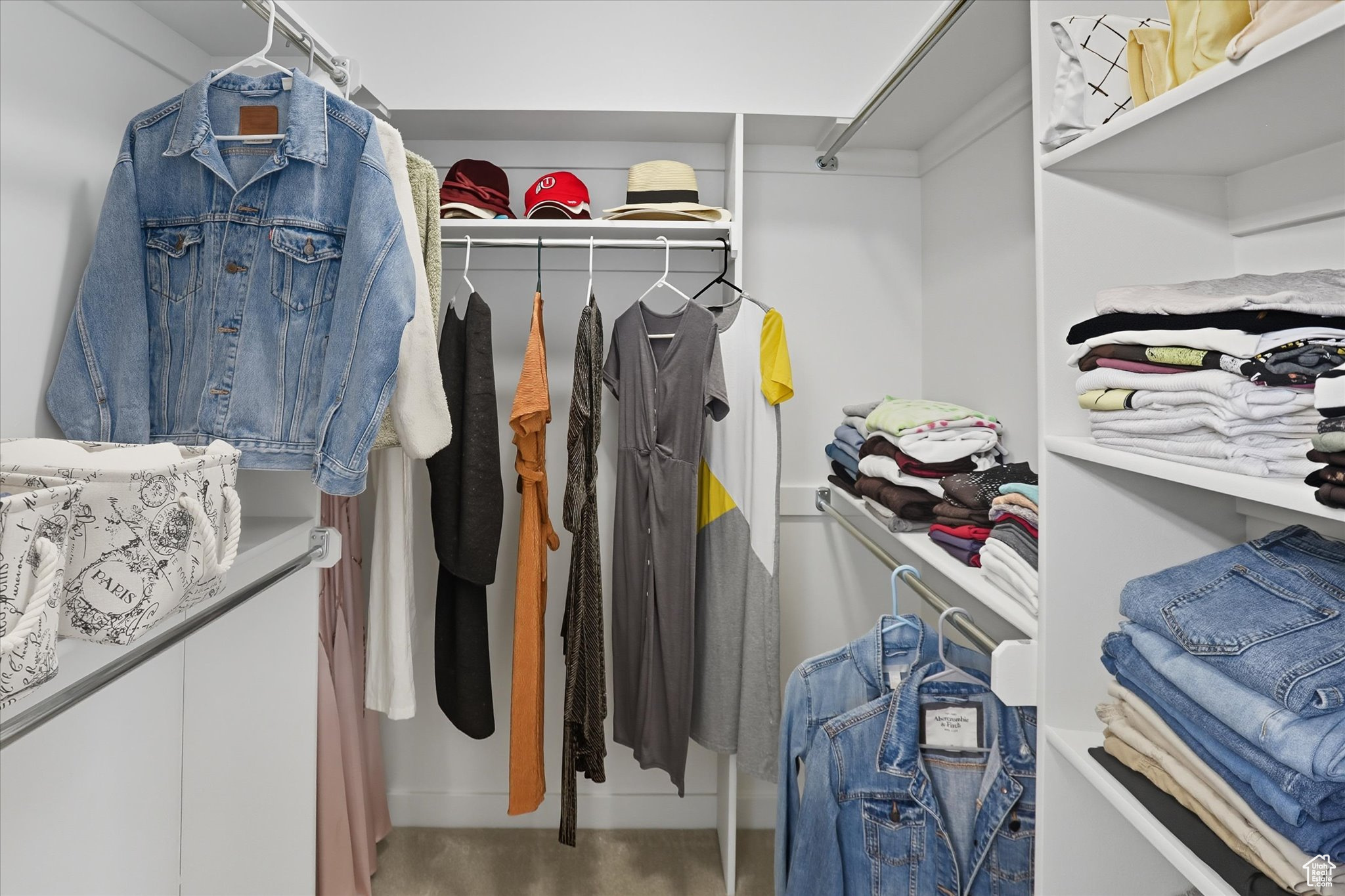 HYDE POINT - Residential