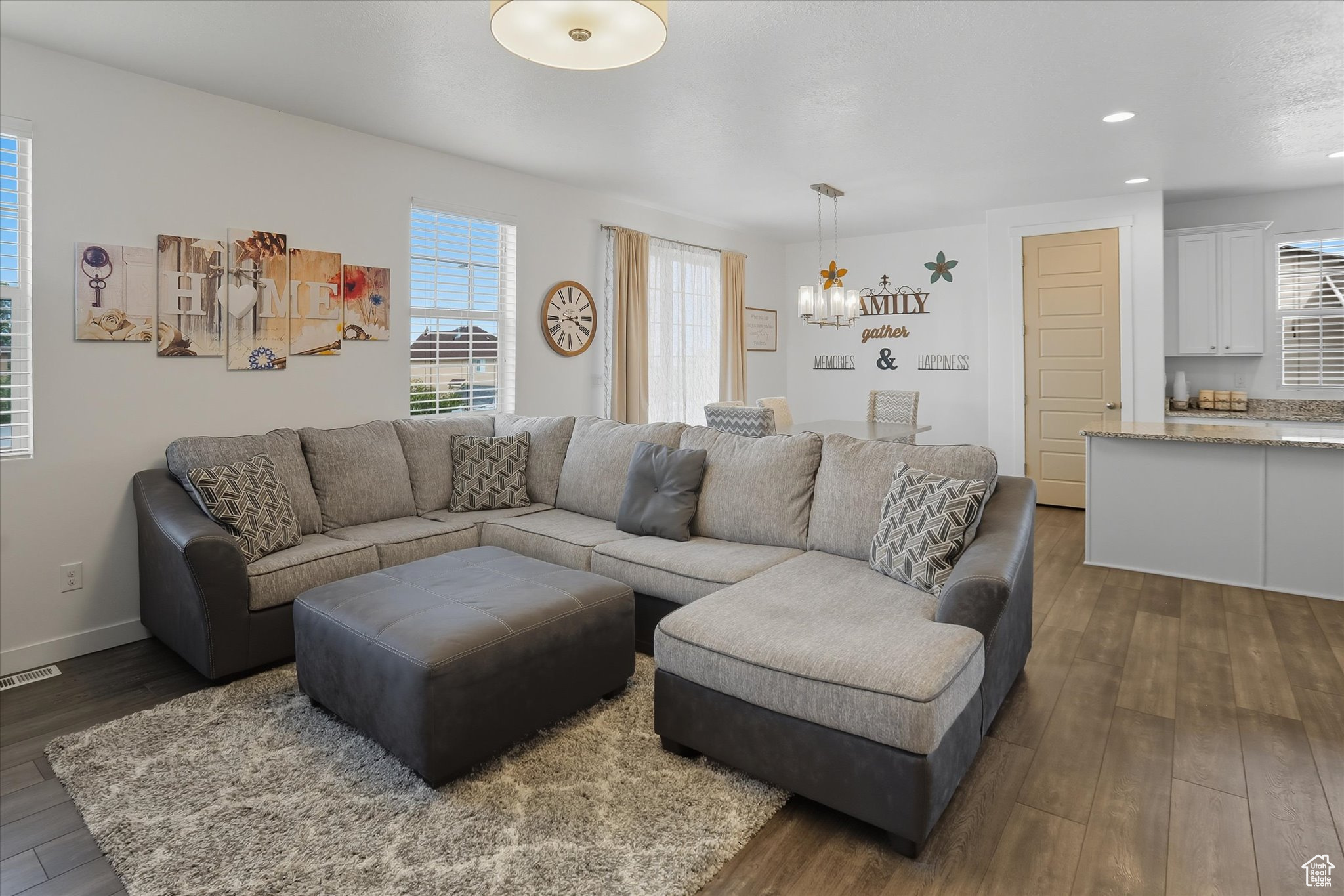 HYDE POINT - Residential