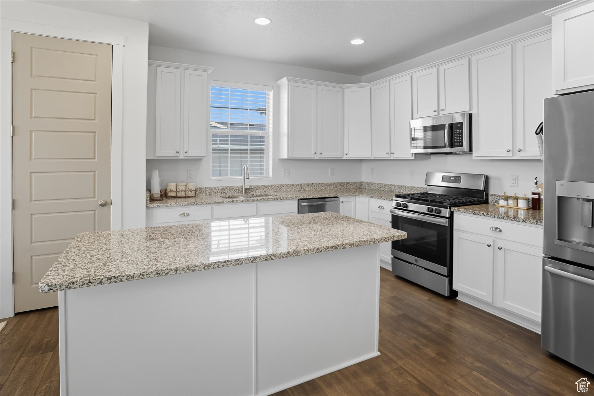 HYDE POINT - Residential