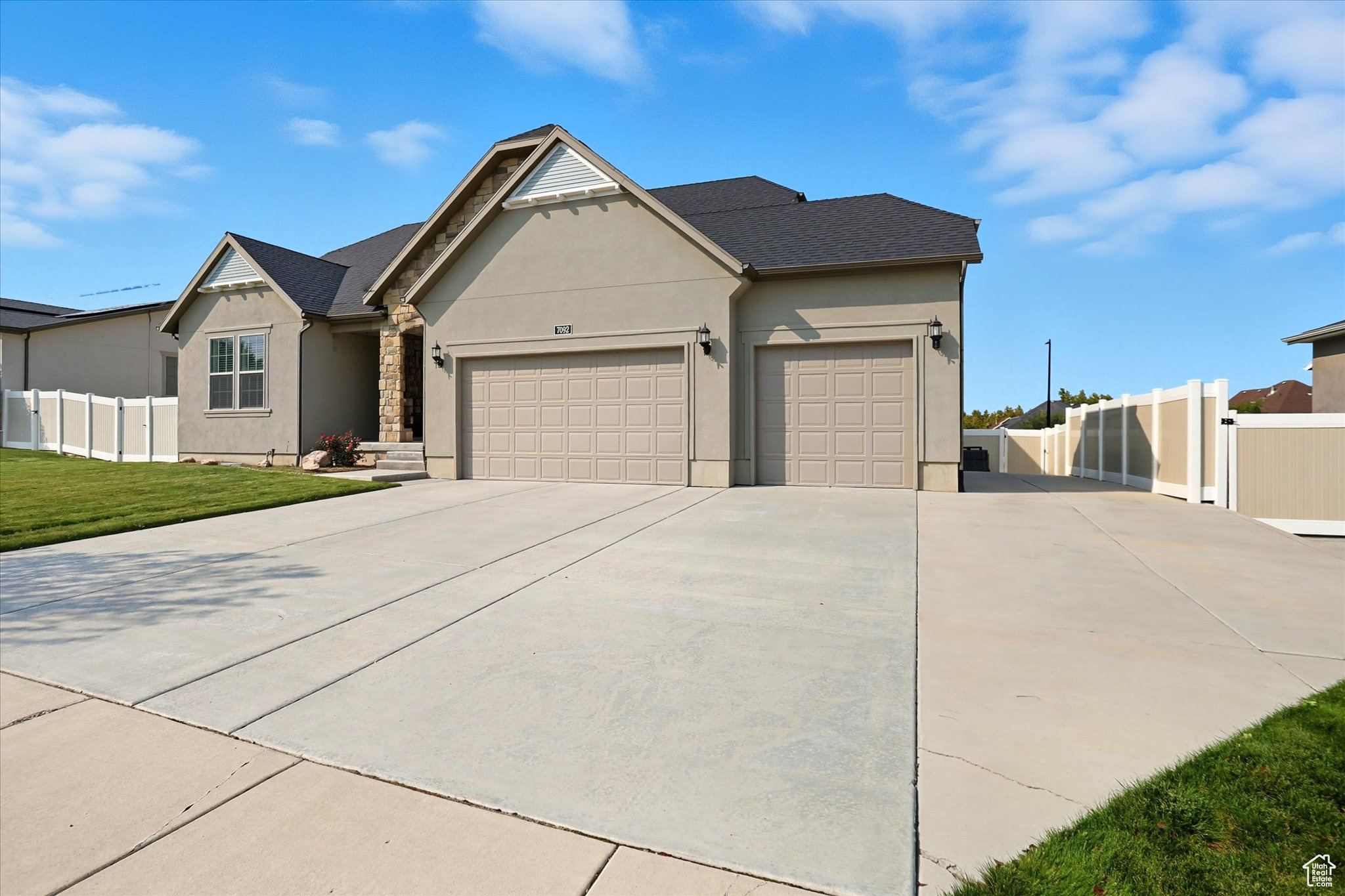 HYDE POINT - Residential