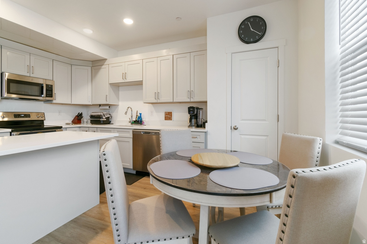 DAYBREAK - Residential