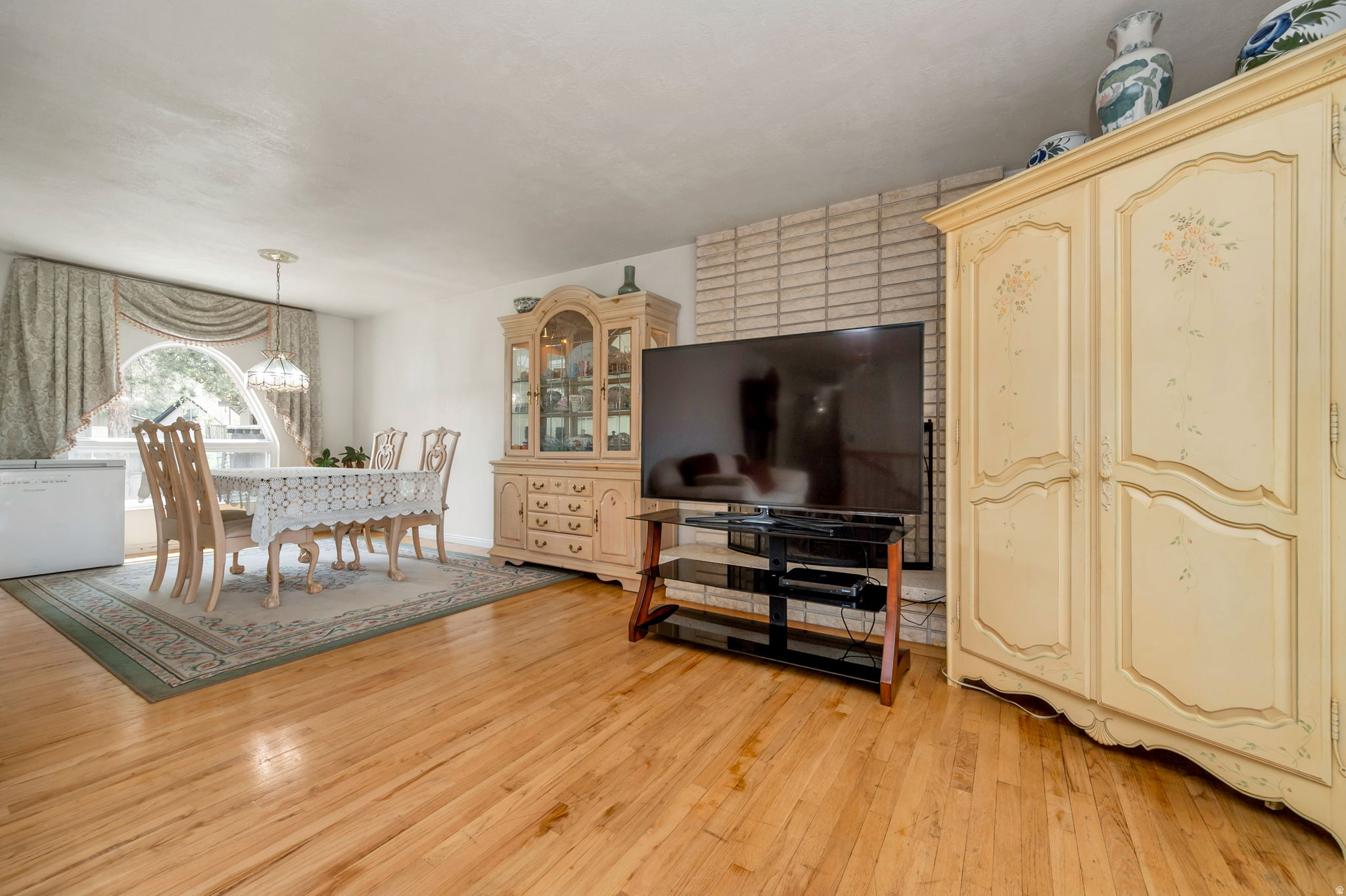 CAMBRIDGE ESTATES - Residential