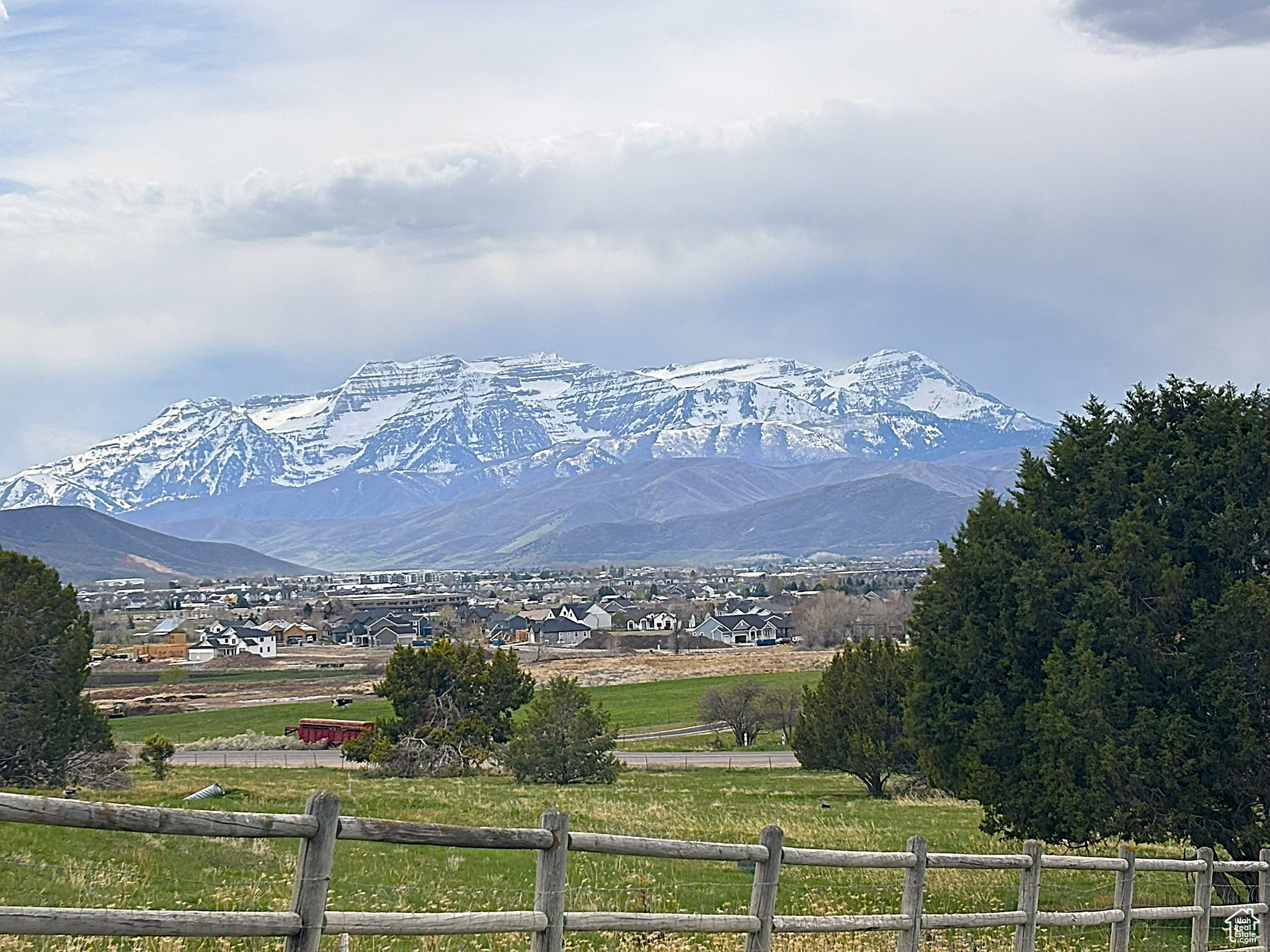 VIEWS AT LINDSAY HILL - Land