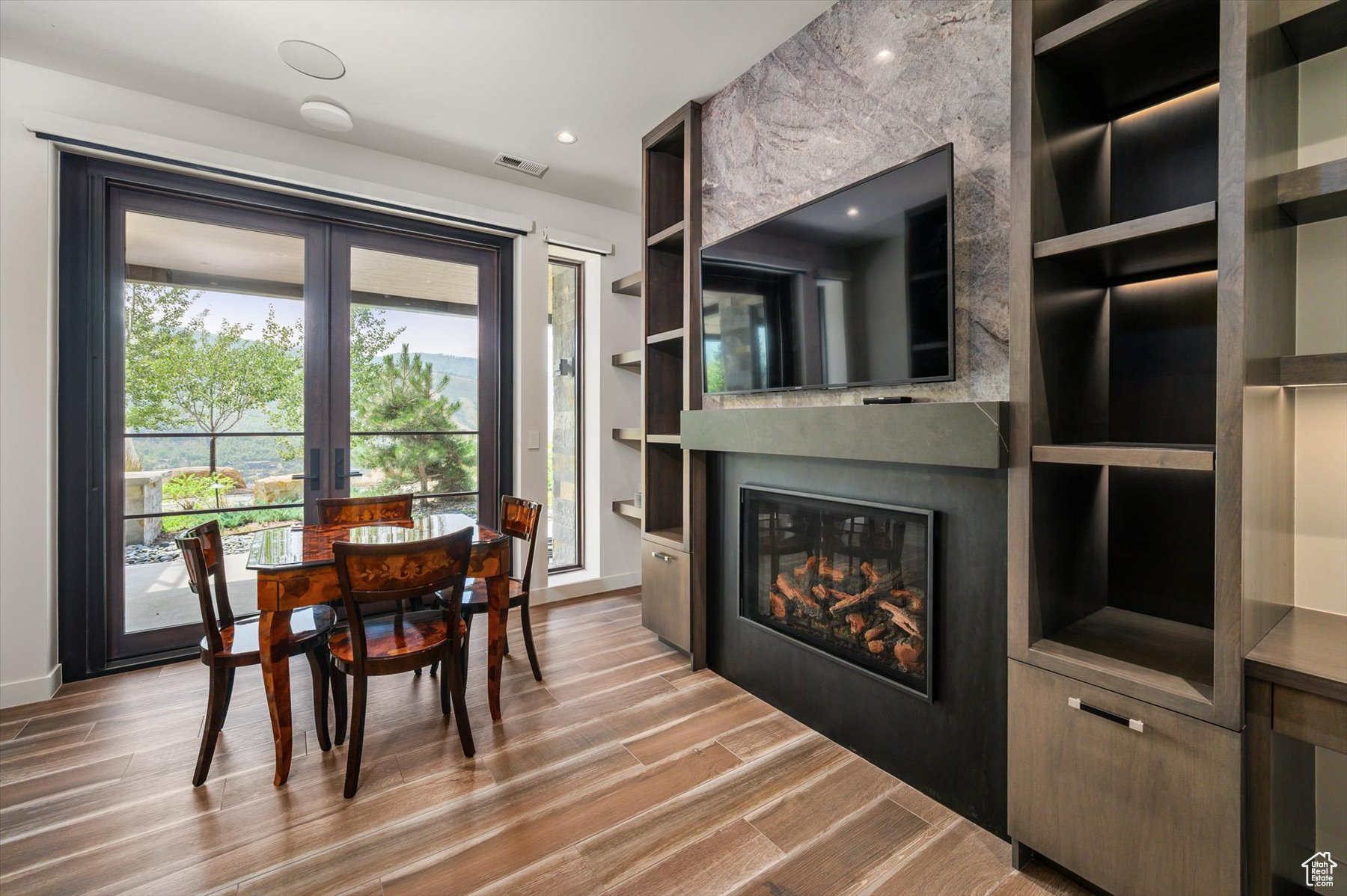HEARTHSTONE SUB - Residential