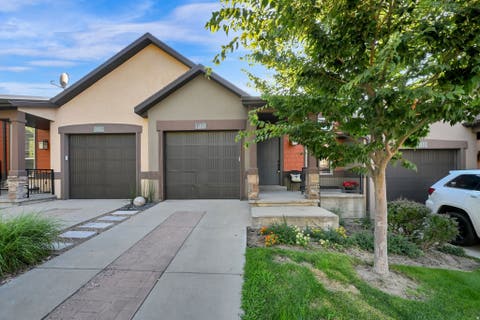 Townhouse For Rent - 14848 S Ox Cart Ln<br/> Draper, UT 84020